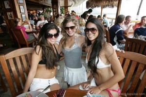 Best Spring Break Beach Bars: The Barefoot Bar
