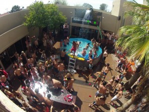 pool party