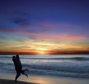 polls_couple_20dancing_20on_20beach_4614_697898_xlarge